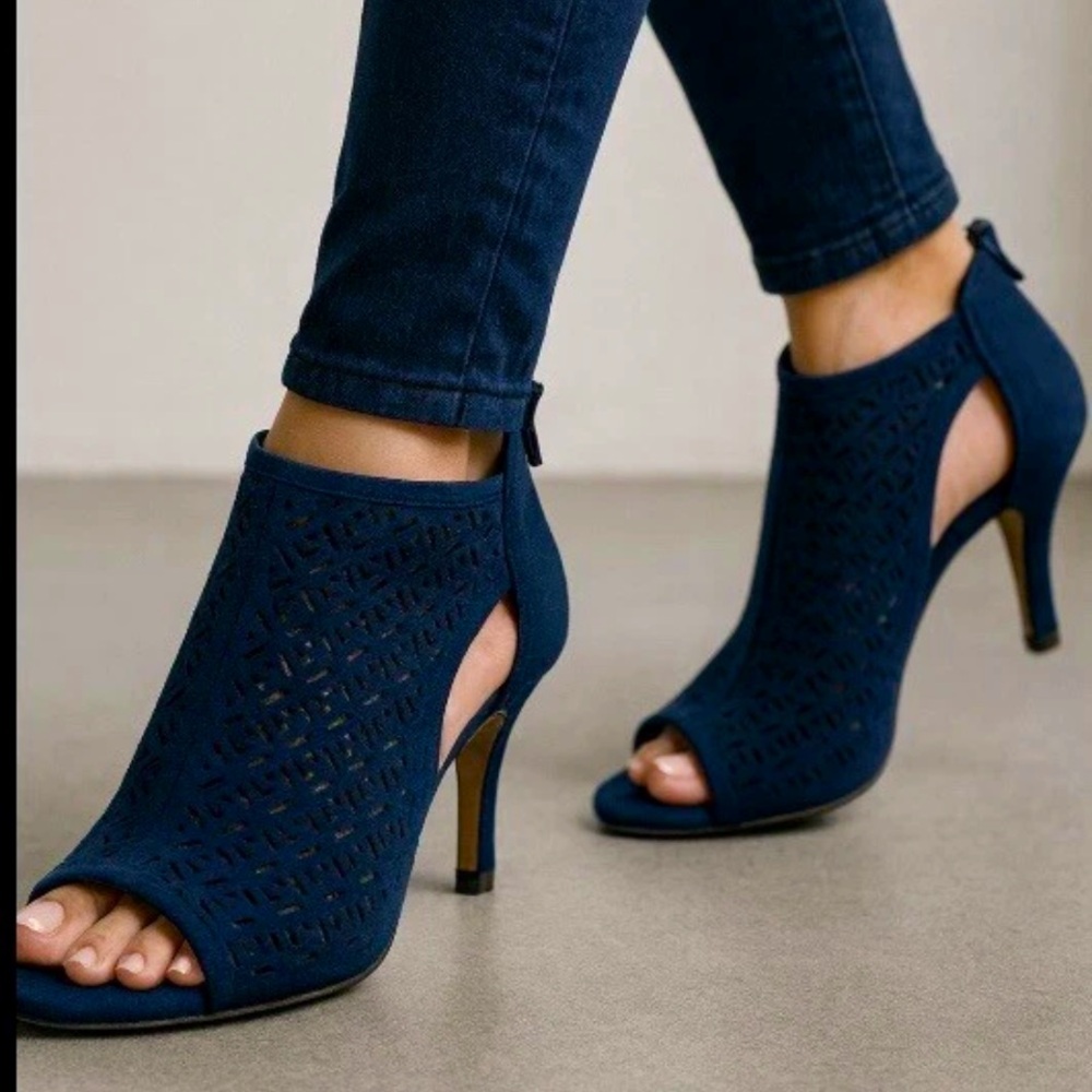 Style & Co Haddiee suede Ankle booties Women's Blue Size 7